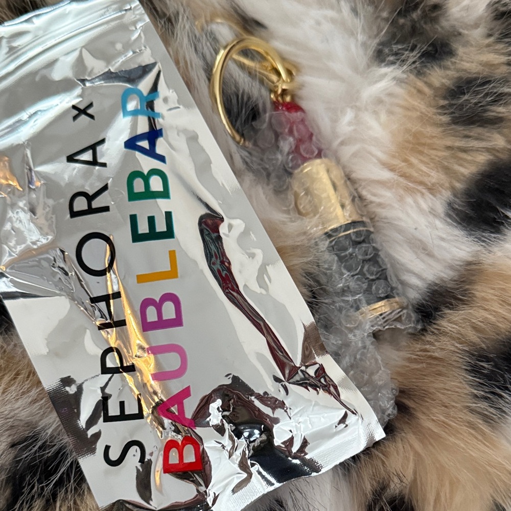 Sephora/ BAUBLEBAR Gold and Black Lipstick Key Holder - Picture 5 of 5
